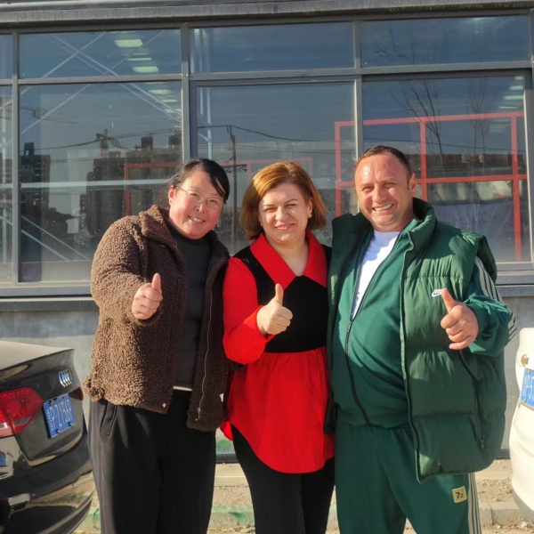 Foreign Customers Visit The Factory